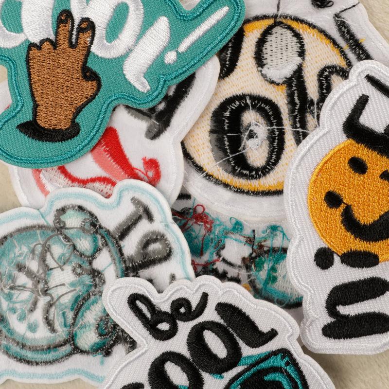 Вышитая этикетка Вышитая наклейка Мультяшный английский смайлик Аксессуары для одежды и головных уборов Нашивка на этикетку для ткани Наклейка на ткань