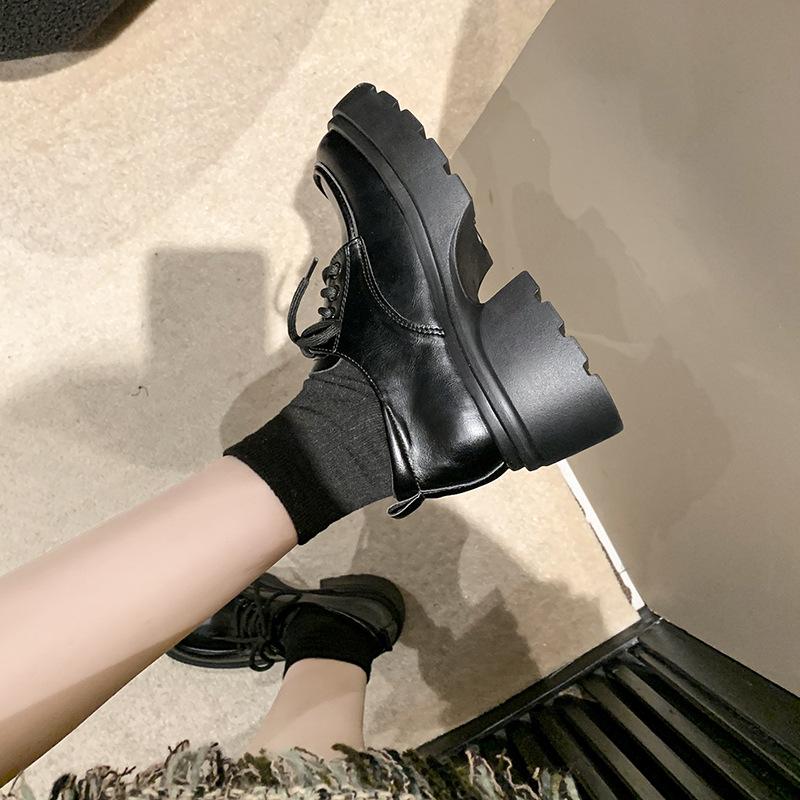 Белые туфли из натуральной кожи на высокой платформе в ретро-британском стиле, женские, новинка 2025 года, на осень и зиму, французские туфли с толстым каблуком и глубоким носком