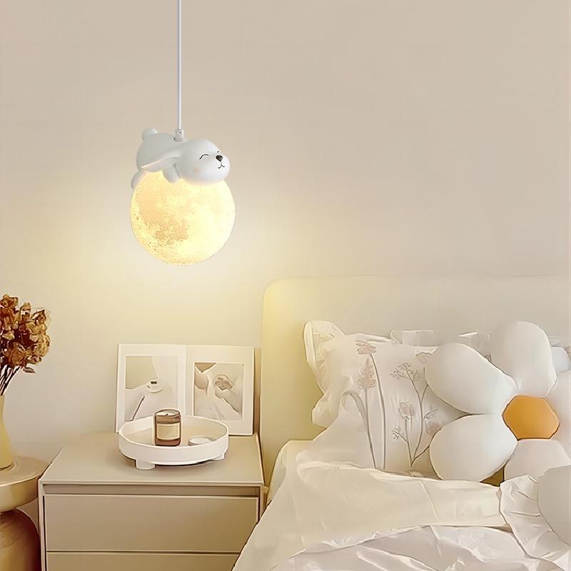 Подвесной светильник у кровати современный и простой, подходит для семей, детских комнат, балконов, коридоров.