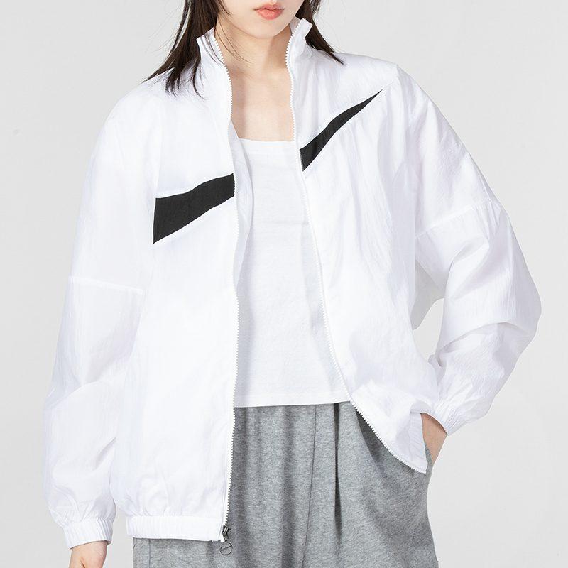 Nike Женская тканая куртка Essential для спорта Белая DX5865-100