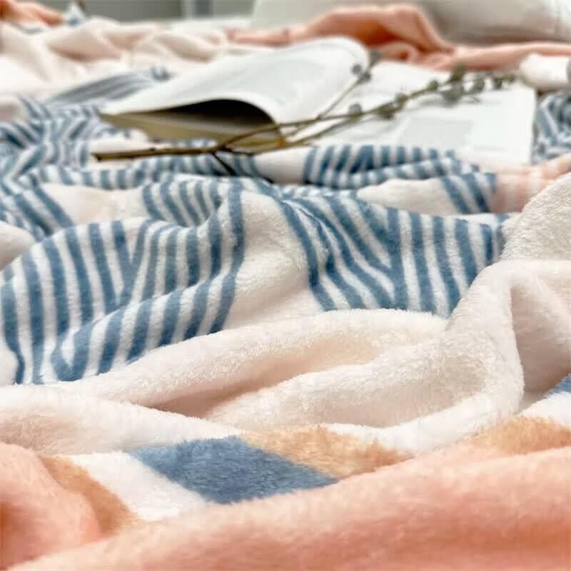 Mercury Home Xunyinhuilang Flannel Blanket