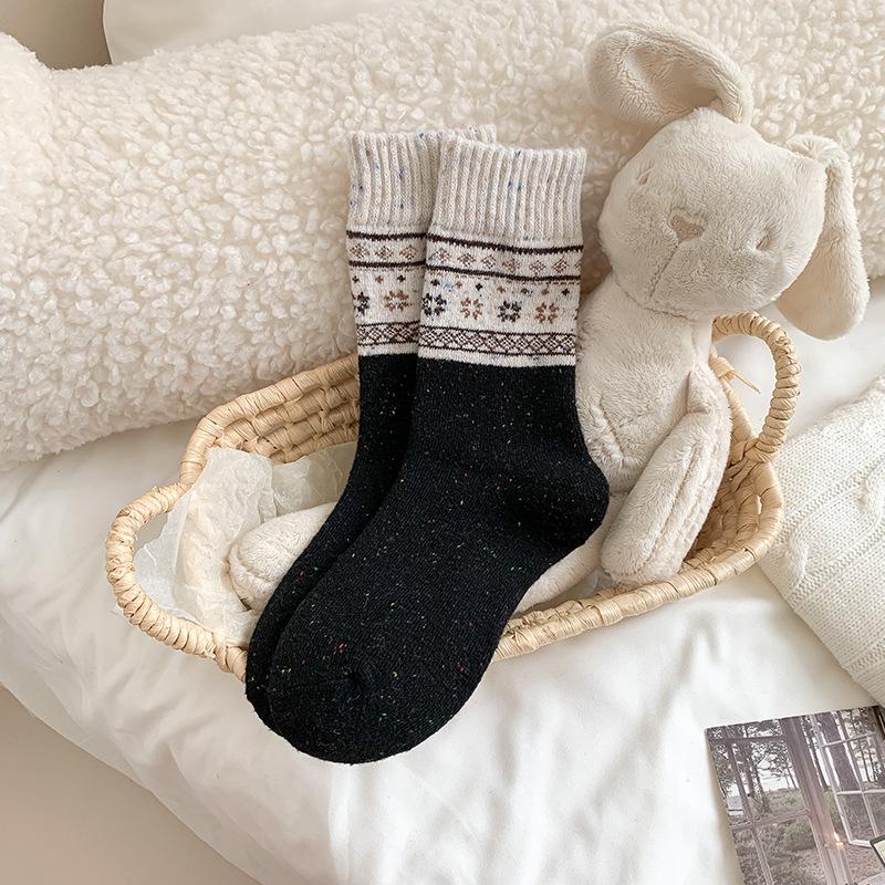 Women's Fair Isle Cashmere Knee-High Socks: Thick, Warm, Heat-Storing, Snowflake & Reindeer Design, Christmas Mid-Calf Woolen Comfort.