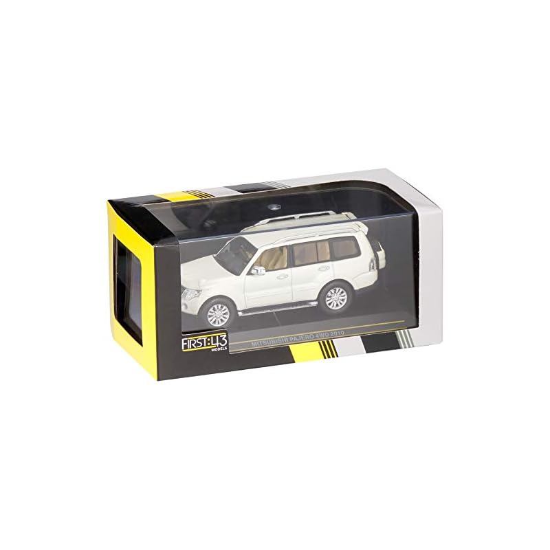 First43 Mitsubishi Pajero 4WD 2010 Жемчужно-белый 1/43 Масштабная модель F43075