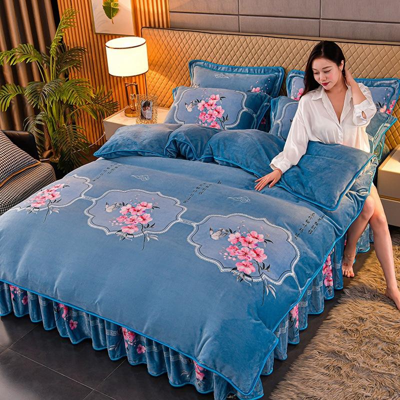 Thickened Milk Velvet Four-piece Set, Flannel Sheets and Quilt Cover, Coral Velvet Three-piece Bedding Set