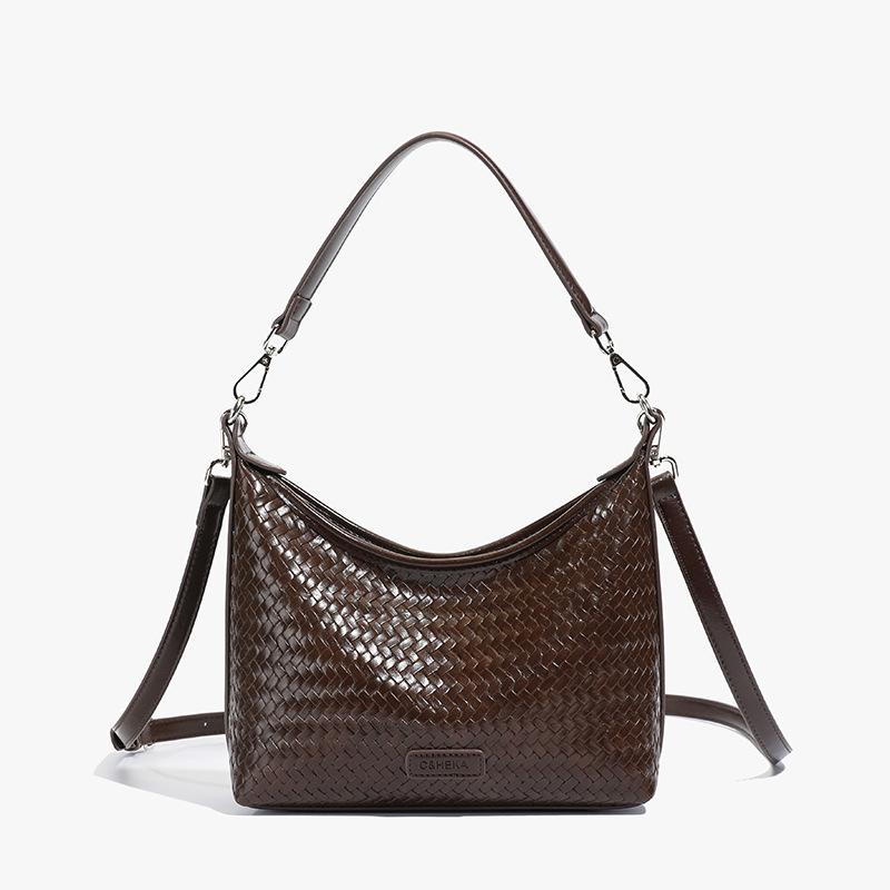 2025 new fashion woven handbag casual versatile high sense summer shoulder underarm bucket bag tote bag