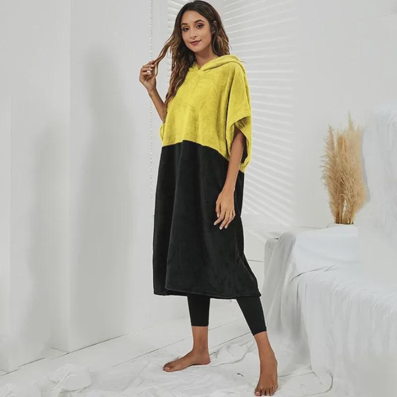 «Летний двухцветный повседневный халат из кораллового флиса с капюшоном»