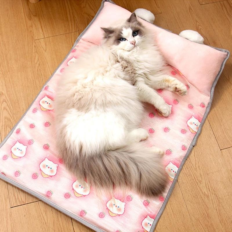Lovely Pattern Pet Cooling Mat For Small Dog Cats Soft Ice Silk Fabric Bedding Machine Washable Nonslip Design Pet Bed