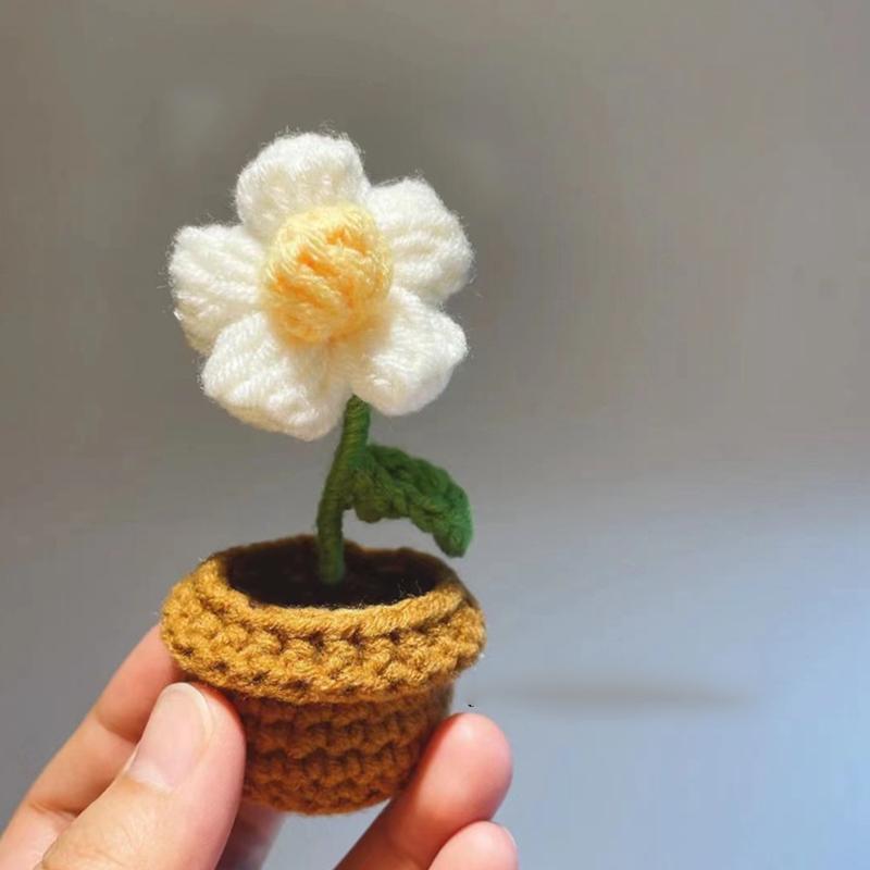 Mini Potted Crochet Homemade Tulip Flower Rose DIY Hand-Woven Home Decoration Wool Finished Product