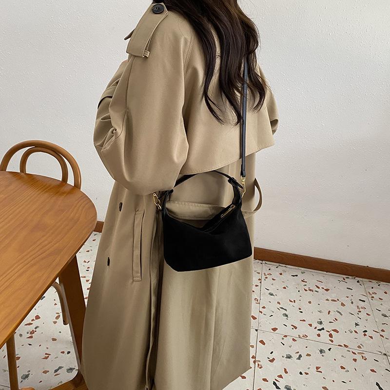 Niche Design Bag 2025 Autumn and Winter New Women's Bag Popular Messenger Bag Suede Shoulder Bag Underarm Bag
