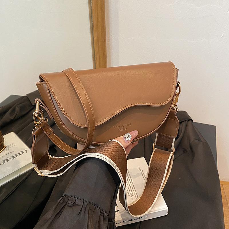 Simple Saddle Bag Women's 2025 New Fashion Wide Shoulder Strap Single Shoulder Messenger Bag