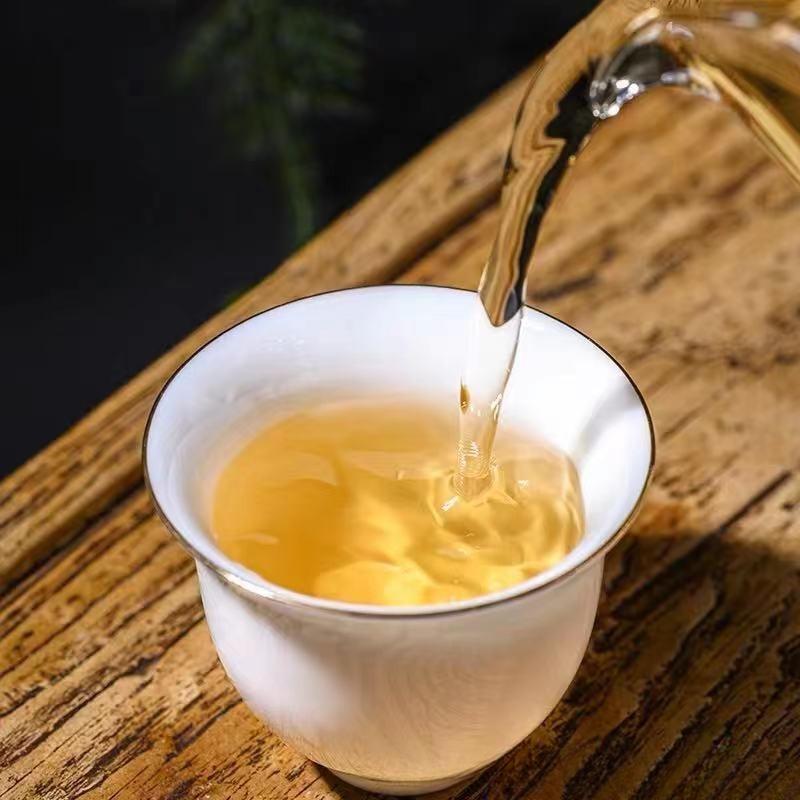 Чай Юньнань Пуэр Mengku Lincang Исландский сырой чайный торт Чай 357 г Чай из древнего дерева