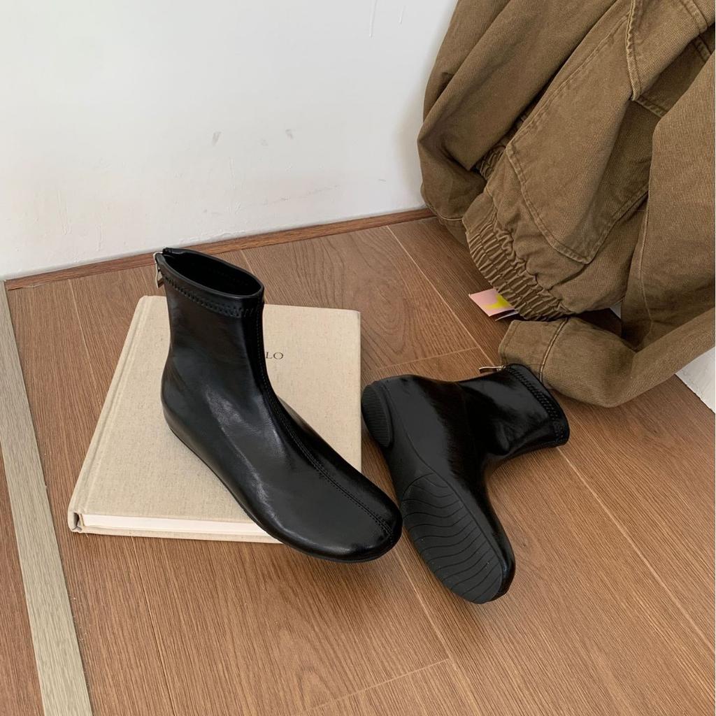 2025 Autumn and Winter New Round Head Rear Zipper Thin Soft Bottom Soft Surface Inner Slope Heel Martin Women's Short Boots