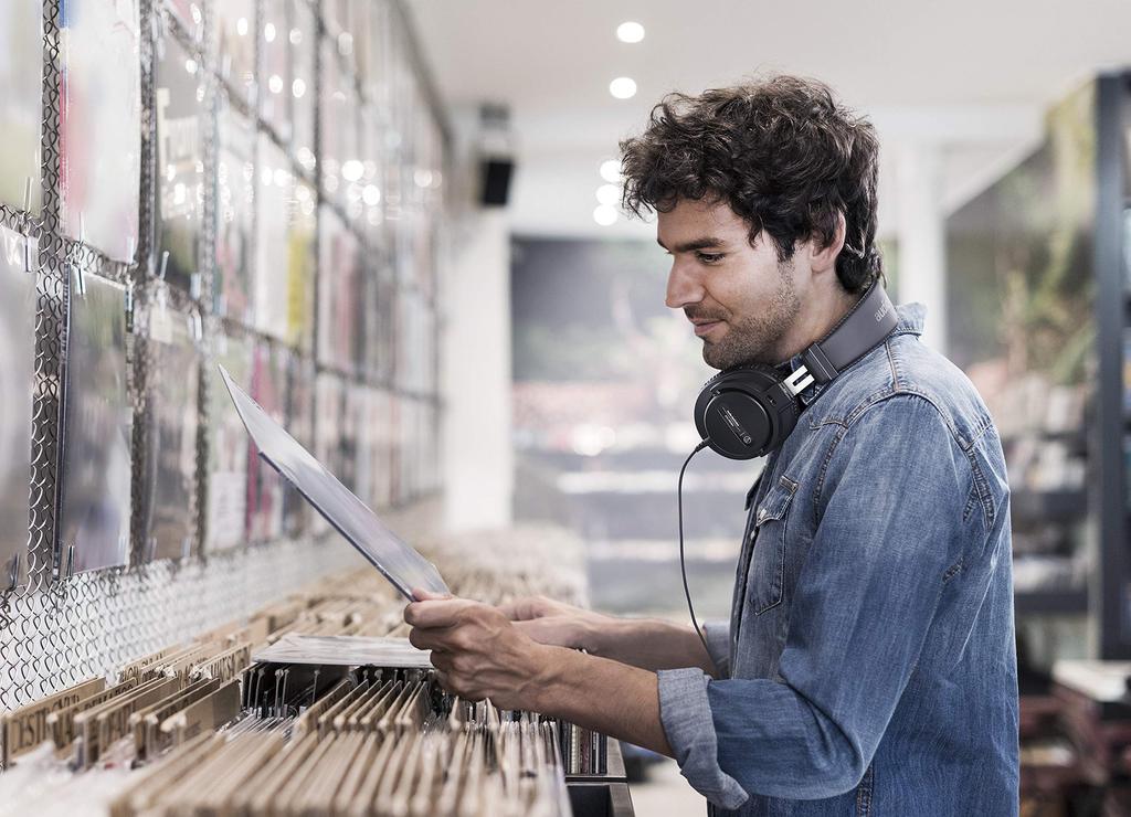 Audio Technica BK Headphones Wired DJ Sealed Black ATH-PRO5X