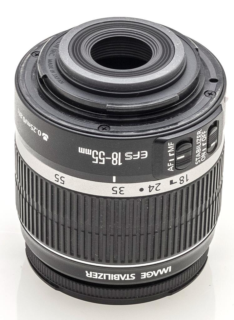 Canon IS Standard Zoom Lens EF-S18-55mm F3.5-5.6 (APS-C compatible)