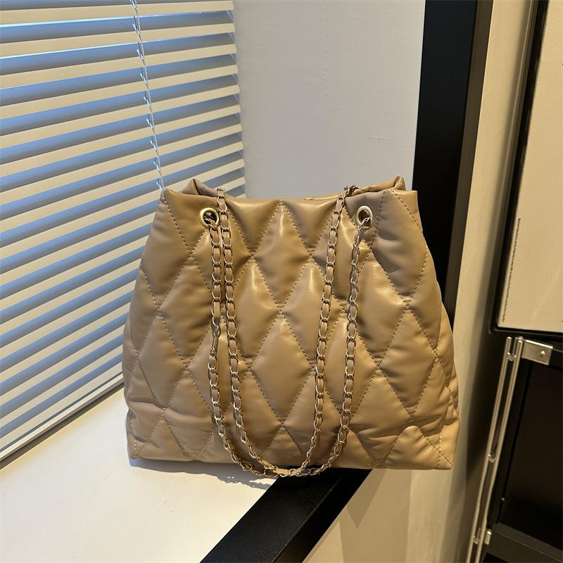 Большая вместимость модная вышитая цепочкой цепочка сумка через плечо для женщин новая дорожная сумка-тоут для женщин