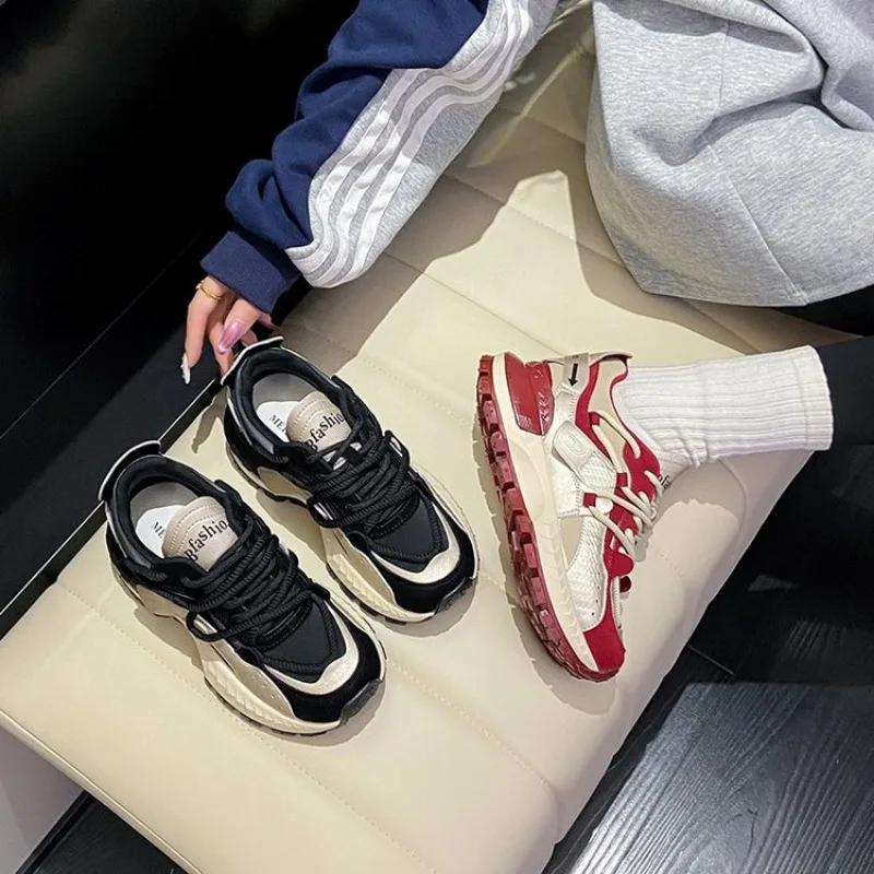 Модные вафельные туфли Forrest Gump для женщин 2024 года, новые осенне-зимние туфли с толстыми подошвами из бархата и искусственной кожи на шнуровке, мягкие повседневные спортивные туфли