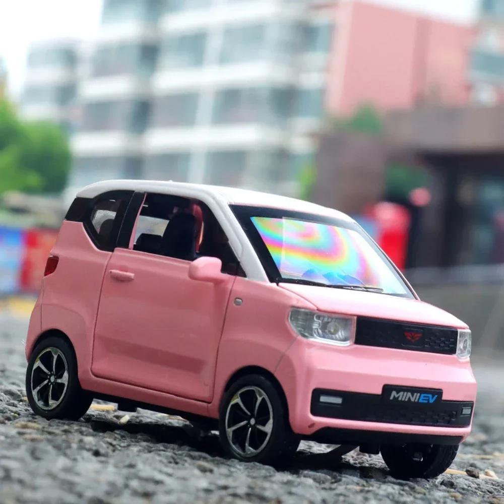 1:24 Scale WuLing HongGuang MINI EV Macaroon Toy Car Model Doors Opened Pull Back Miniature Vehicles Models Desktop Ornaments