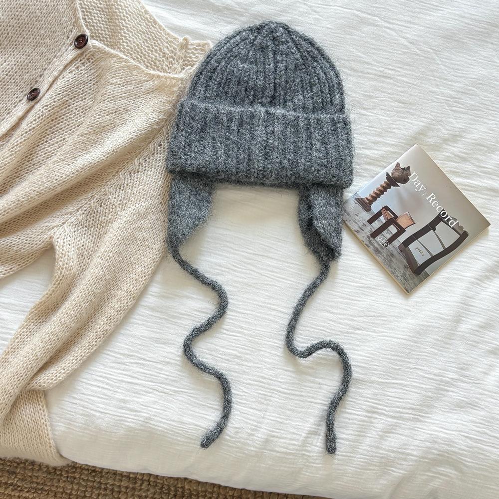 Wool blended monochrome knitted hat women's winter simple and versatile ear protection shows a small face, keeps warm, windproof and cold hat moisture