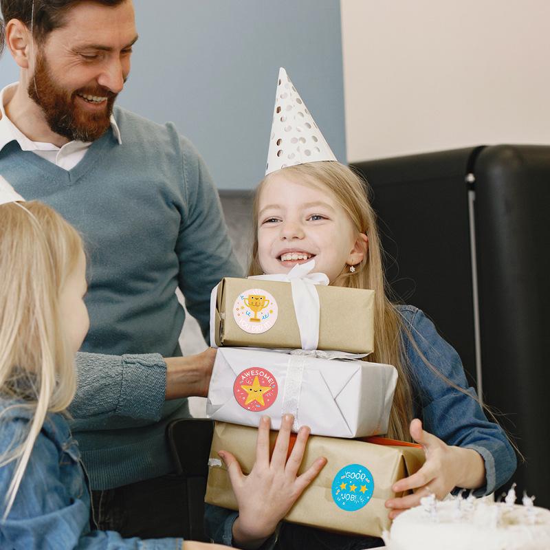 1 рулон, наклейки для хорошей работы, 500 шт. в комплекте, 1 дюйм, лента с изображением мультяшных животных, радужной звезды, награды для офиса, школы, украшения