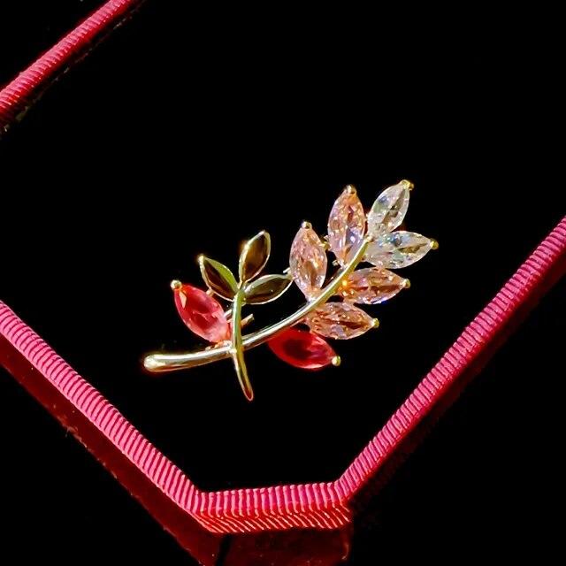 Fashion Classic Geometric Pin Flower Brooch Emerald Bow Water Drop Micro-inlay Zircon Corsage Female Personality Accessories