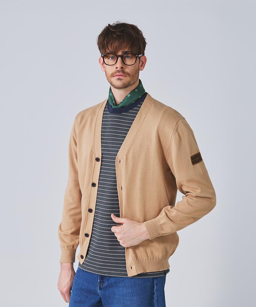 Хлопковый кардиган с V-образным вырезом Guernsey Woollens - Светлый верблюжий