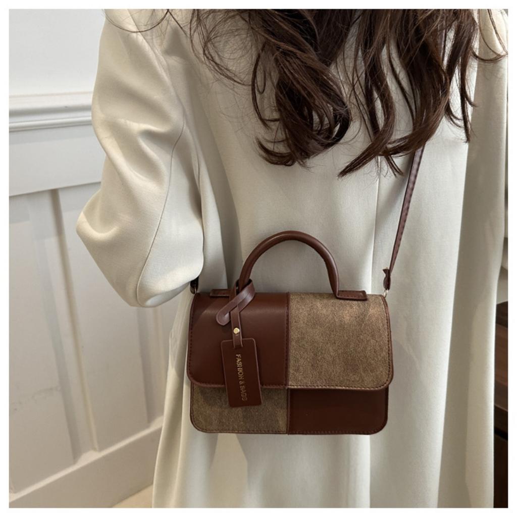 Small Handbag with Niche Design for Women, Winter New Fashionable Commuting Small Square Bag with High Aesthetic Sense, Shoulder Bag