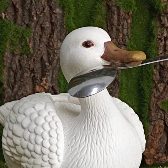 1/2Pcs Magnetic Beak Duck Statue Key Holder Resin Duck Figurine Key Hanger Home Office Animal Sculpture Desktop Decoration Ornament