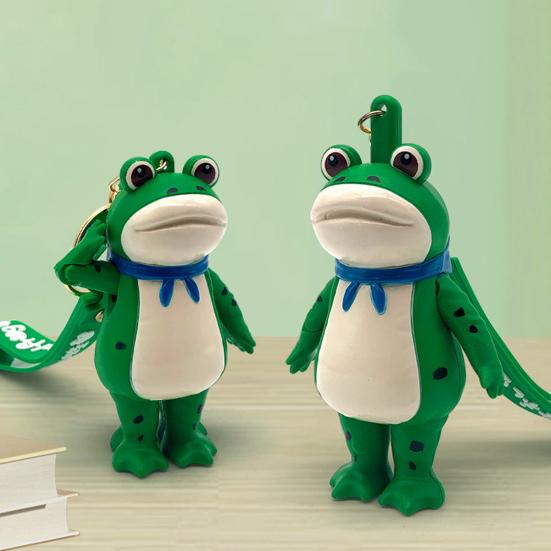 Брелок Лягушка Салютующая Кнопка Звено Руки Реалистичная Текстура Синий Шарф Брелок Лягушка Мини Портативный Карабин-Лобстер Подвеска для Рюкзака