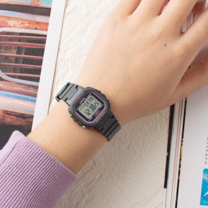 Casio Женские цифровые часы серии 34,5 мм Серые LA-20WH-8A LA-20WH-8A