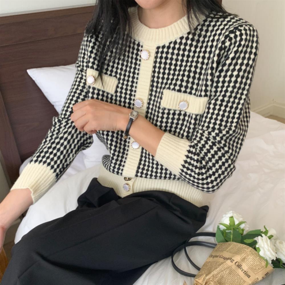 New Arrivals Open Run Women Tweed No Collar Knit Color Block Design Round Button