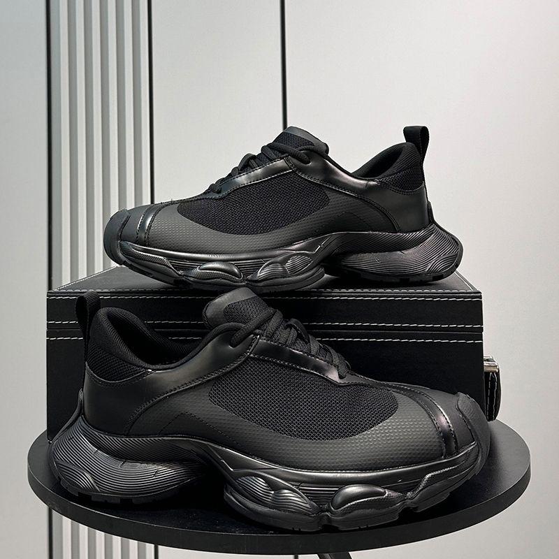Толстая платформа Сетчатый верх Дышащие спортивные туфли для мужчин Дешевая ликвидация Бег Оригинальный модный дизайнер Мужские повседневные кроссовки