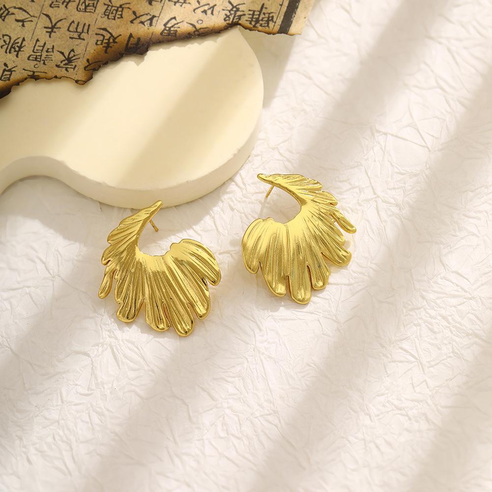 Temperament Retro Vertical Striped Stud Earrings High-Grade Stainless Steel Hollow Love Butterfly Earrings Women'S Niche Earrings