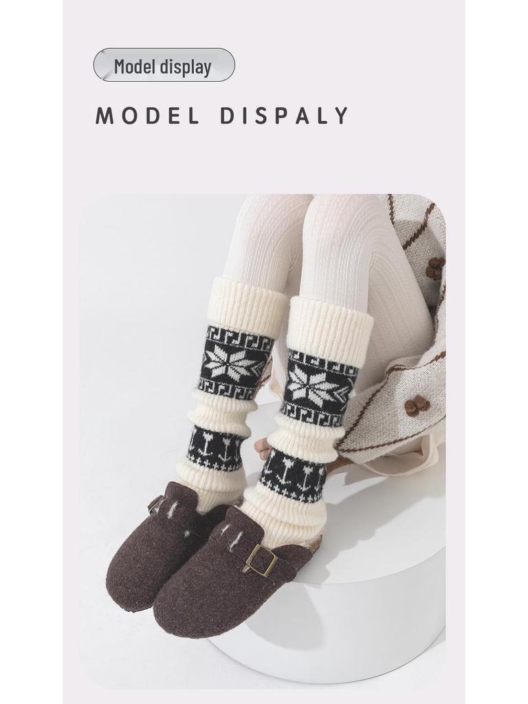 Ethnic Style Wool Leg Warmers: Women’s Thick, Warm, Knitted Calf Warmers with Retro Snowflake Pattern for Autumn and Winter.