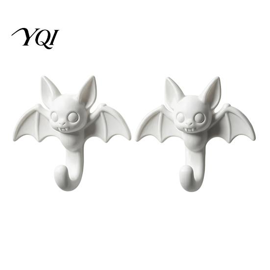 Small Space Storage Organizers 2Pcs 3D Printed Bat Hanging Hooks, Decorative Wall Hangers for Keys Mounted Hooks Bedroom Towels Bags, Adhesive