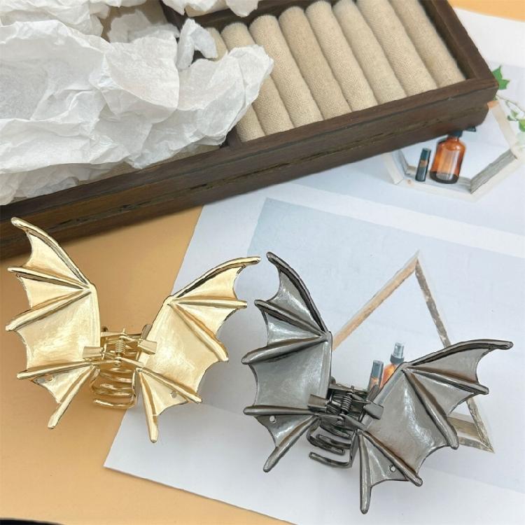 Punk Bat Shape Design Hair Clip Large Metal Hair Claw Halloween Costume Event Hairstyle Accessory Women Party Headwear
