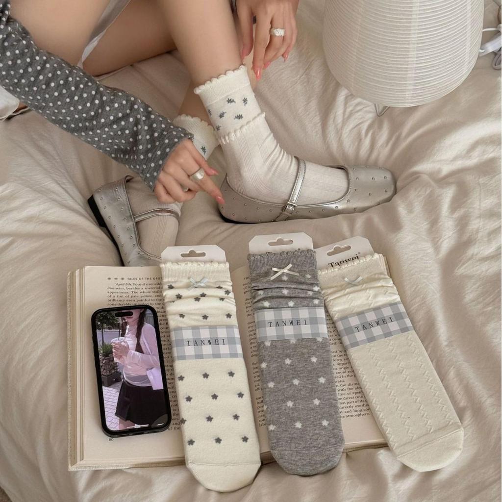 Korean Style Mid-Calf Bow Socks with Stars in Grey and White for Spring/Summer