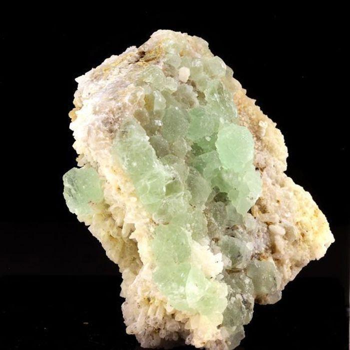 Pierres et Minéraux. Fluorite. 1230.5 ct. Hardy Mine, Black Mountains, Arizona, USA.