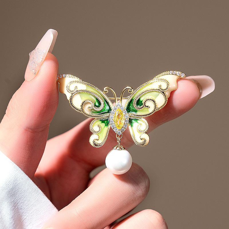 Luxury Exquisite Flower Butterfly Brooch For Women Girls Vintage Pins Versatile Shiny Corsage Clothing Accessories Gifts