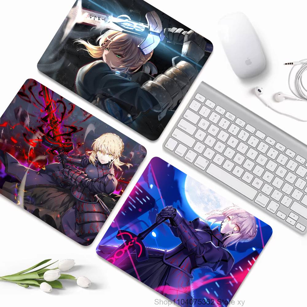 Игровой Коврик для Мыши Fate Stay Night Saber Маленький с Замком для Геймеров Настольный Коврик Прямоугольный Противоскользящий Резиновый