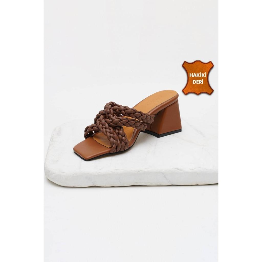 Женские стильные белые тапочки из натуральной кожи на каблуке