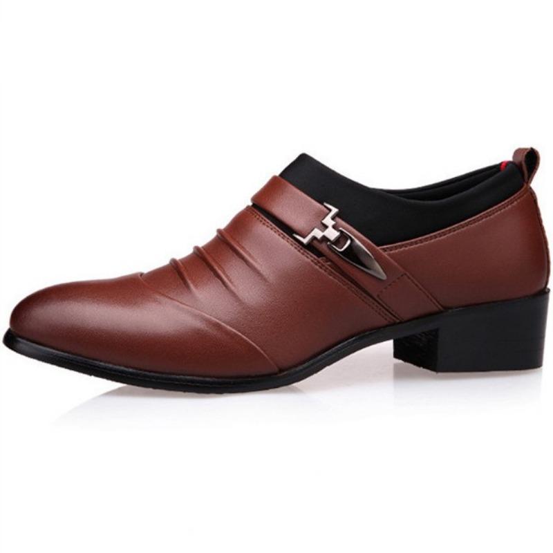 Fashion Classic Men Dress Shoes Slip On PU Leather Shoes for Men Plus Size Point Toe Business Casual Men Formal Shoes for Wedding 2024
