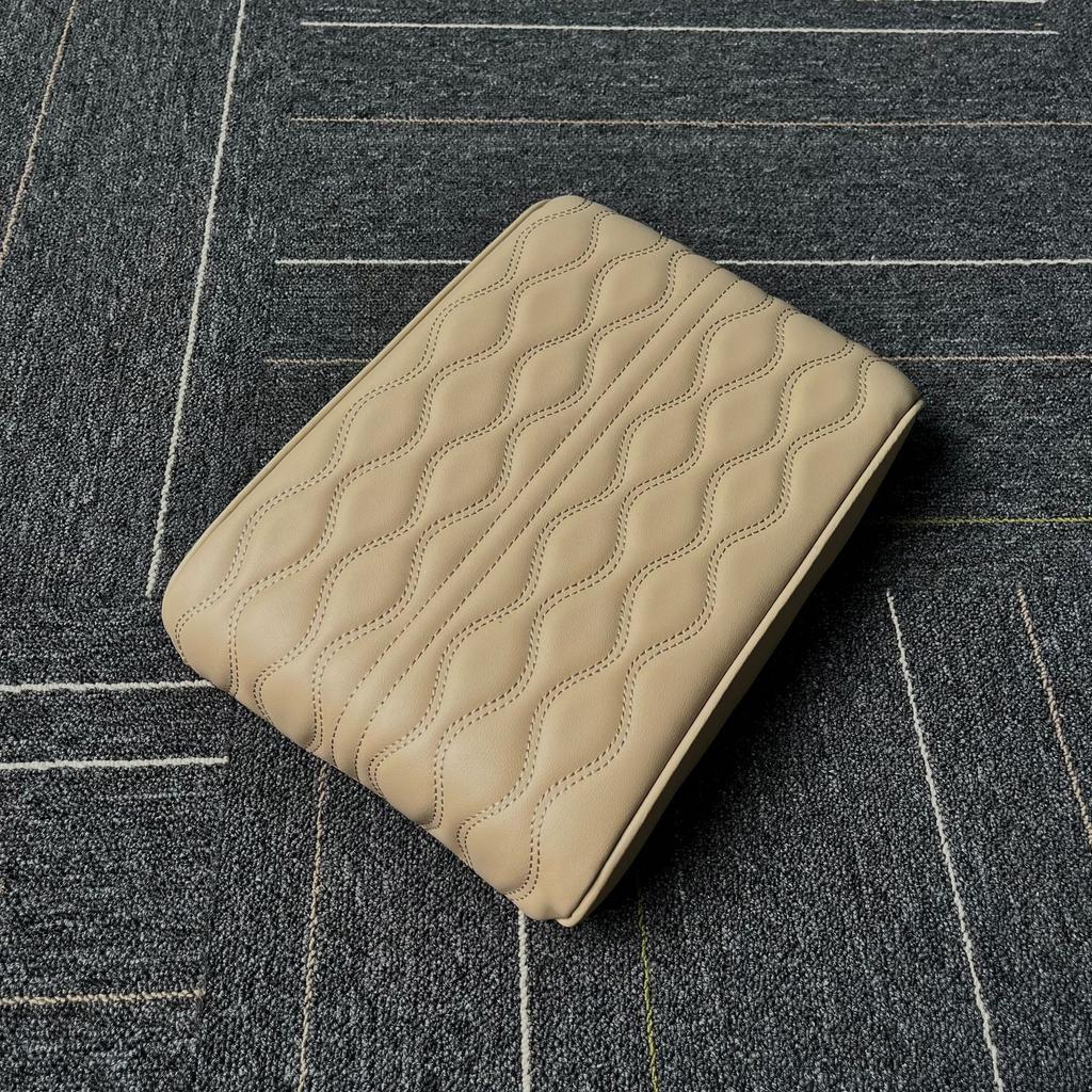 2025 Автомобильный коврик подлокотника Вышивка волной Кожа ПУ Защитная подушка подлокотника центральной консоли Автомобильные подлокотники Чехол накладка для хранения