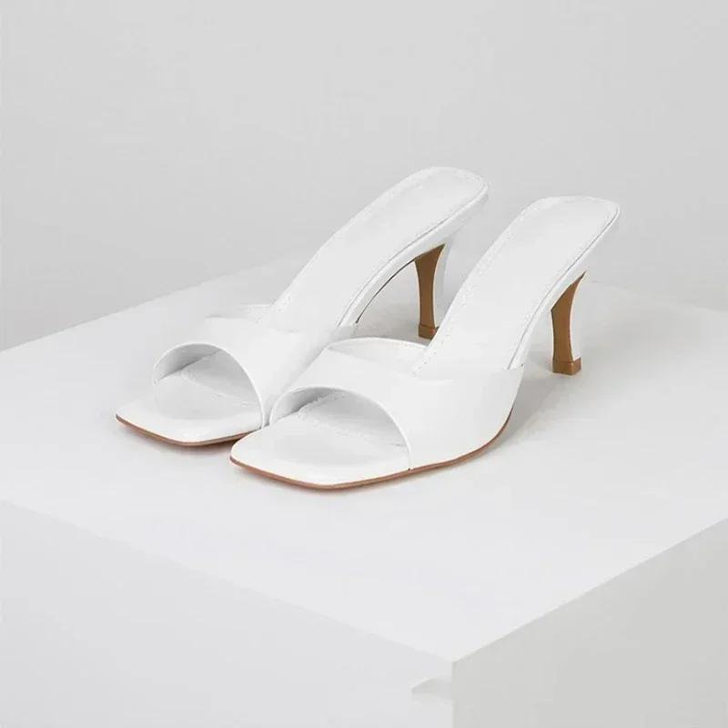 Модные летние женские сандалии 2025 Модные женские шлепанцы с квадратным носком Открытый носок Роскошные уличные шлепанцы Простые повседневные для выпускного вечера Высокие каблуки