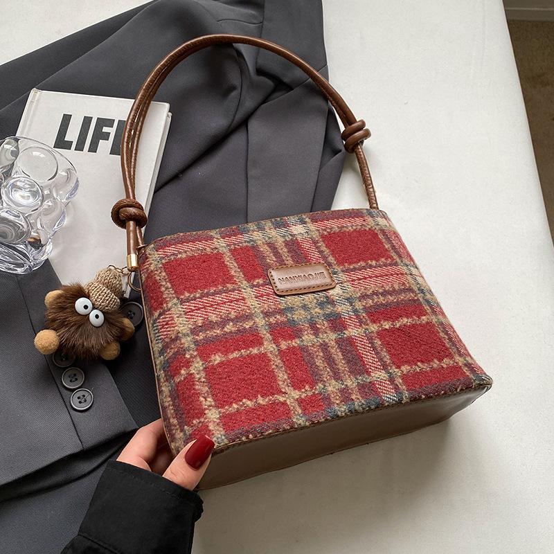 Популярные в этом году шерстяные плетеные сумки для женщин, модные модные сумки-тоут для женщин, сумки-ведра высокого класса Sense Niche