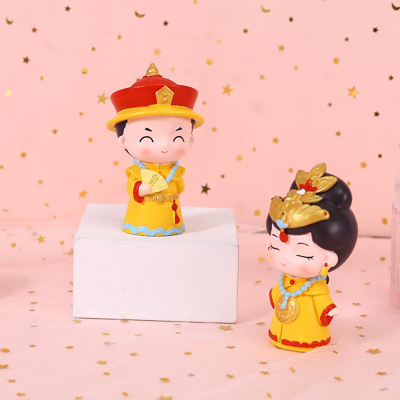 Hand-Painted Emperor & Empress Cake Ornaments for Home Decor & Gifts