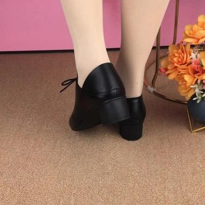 Женская обувь из мягкой кожи 2025 новая осенняя обувь на толстом каблуке на шнуровке черные кожаные туфли рабочая обувь на мягкой подошве из мягкой кожи обувь для мамы