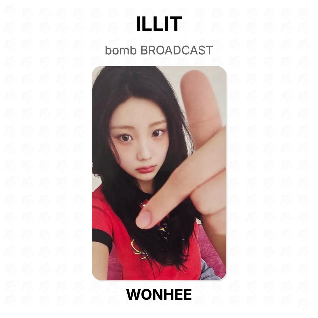ILLIT Официальная фотокарточка Bomb BROADCAST