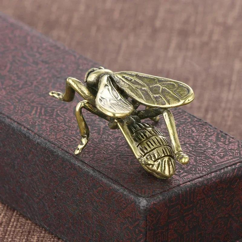 Micro Carved Brass Bee Mini Ornament Exquisite Insect Desktop Decoration Craft Home Decoration Bee Tea Pet Ornament Miniatures