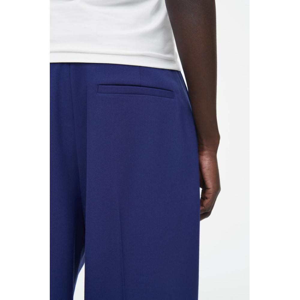 COS Широкие брюки из японской ткани сшиты по фигуре