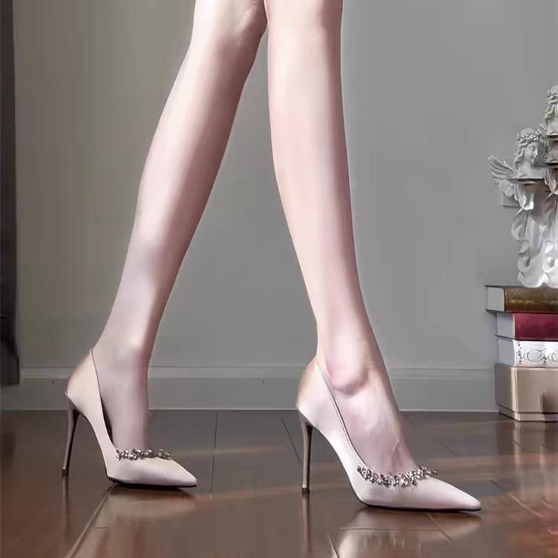 2025 Горячая Распродажа Новые Весенне-Летние Женские Босоножки на Высоком Каблуке Модные Туфли-Лодочки с Острым Носком и Кристаллами Элегантные Туфли для Танцев и Вечеринок